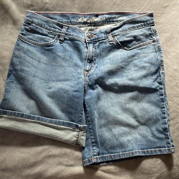 Eddie Bauer boyfriend Jean Bermuda shorts - Picture 5 of 6